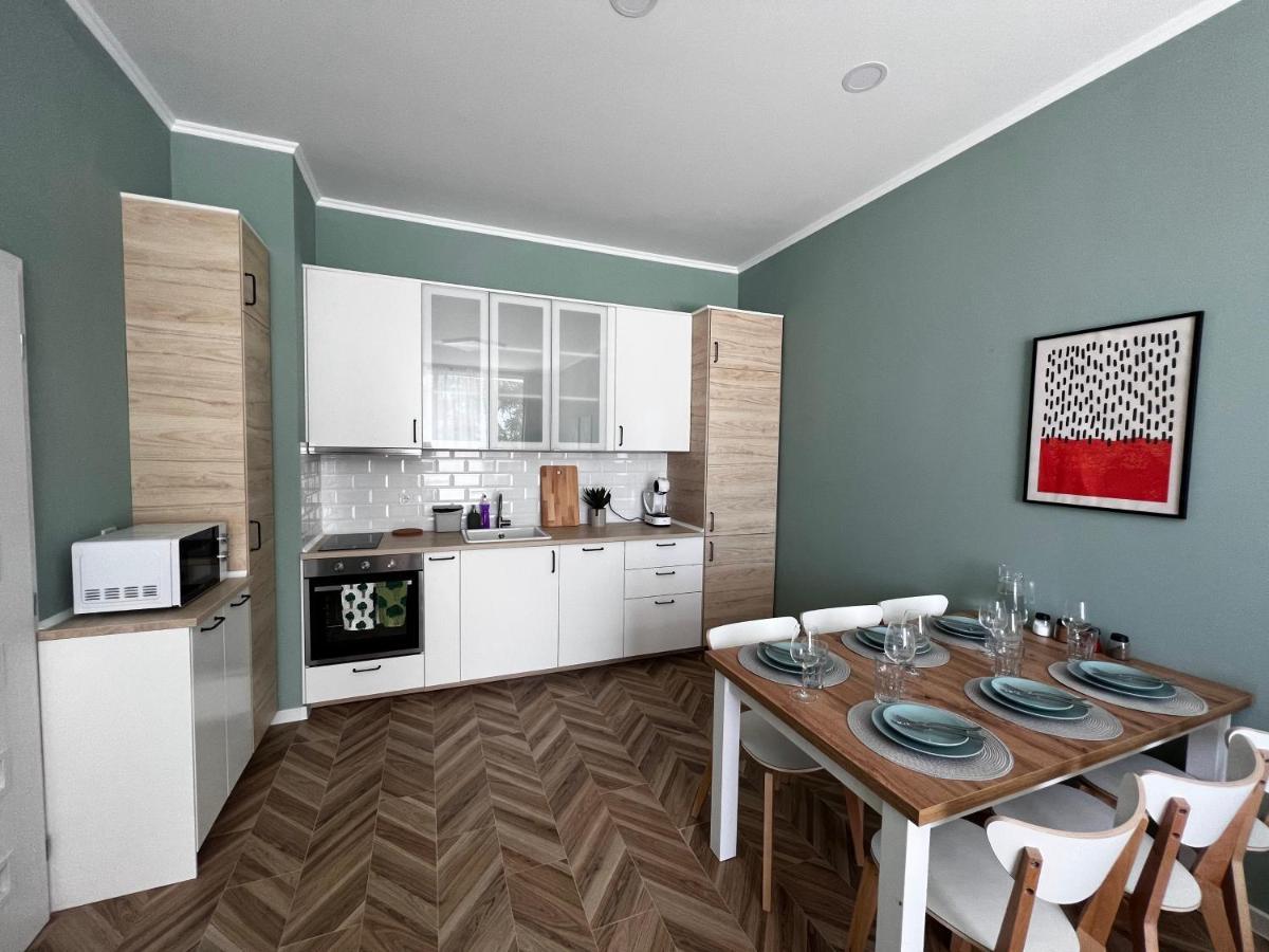Las Brisas Garden Apartment بورغاس المظهر الخارجي الصورة
