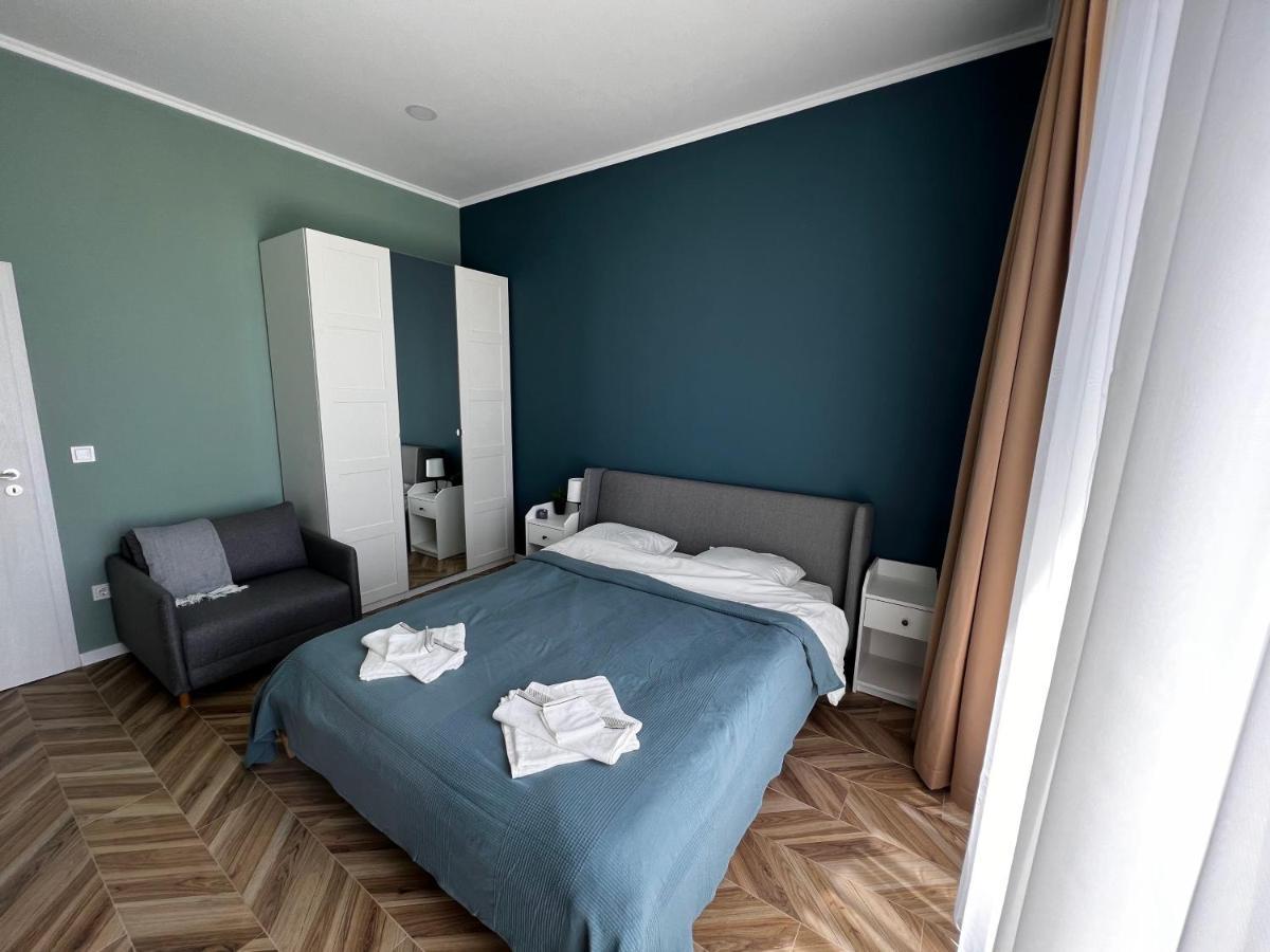 Las Brisas Garden Apartment بورغاس المظهر الخارجي الصورة