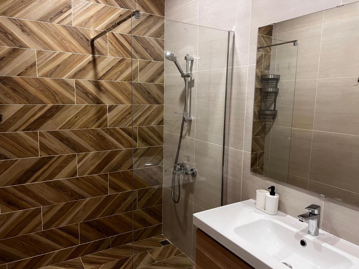 Las Brisas Garden Apartment بورغاس المظهر الخارجي الصورة